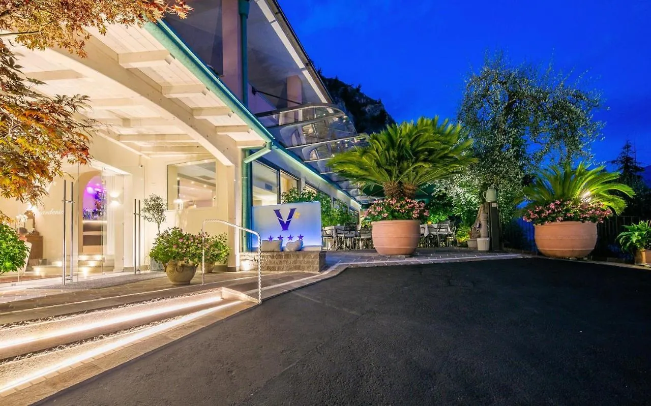 Hotel La Gardenia & Villa Oleandra Limone sul Garda Italien