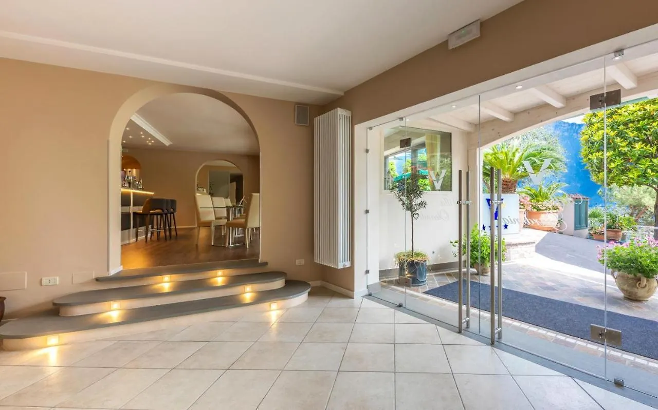 Hotel La Gardenia & Villa Oleandra Limone sul Garda 4*,